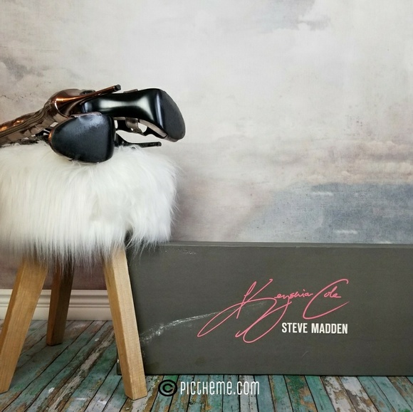 Steve Madden - Picture 3 of 3